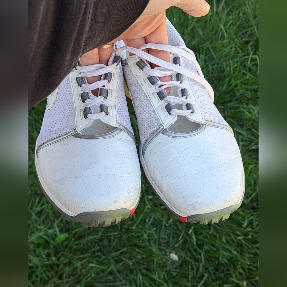 NIKE AIR Womens 317620-111 TAC Traction at Contact Golf Shoes Size 9 White Red - Picture 6 of 11